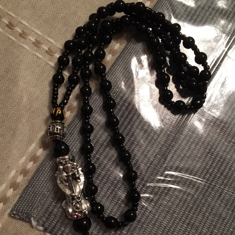 Pi Xiu Beads Black Necklace unisex